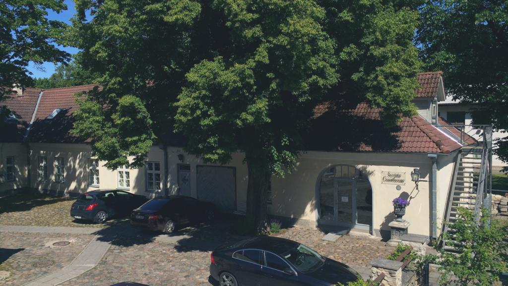 Suviste Guesthouse Kuressaare Esterno foto
