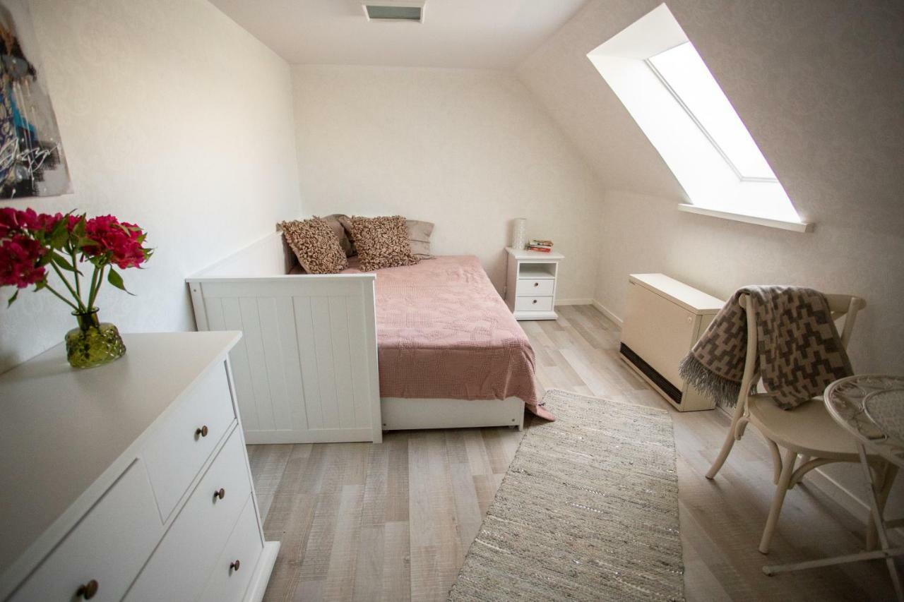 Suviste Guesthouse Kuressaare Esterno foto