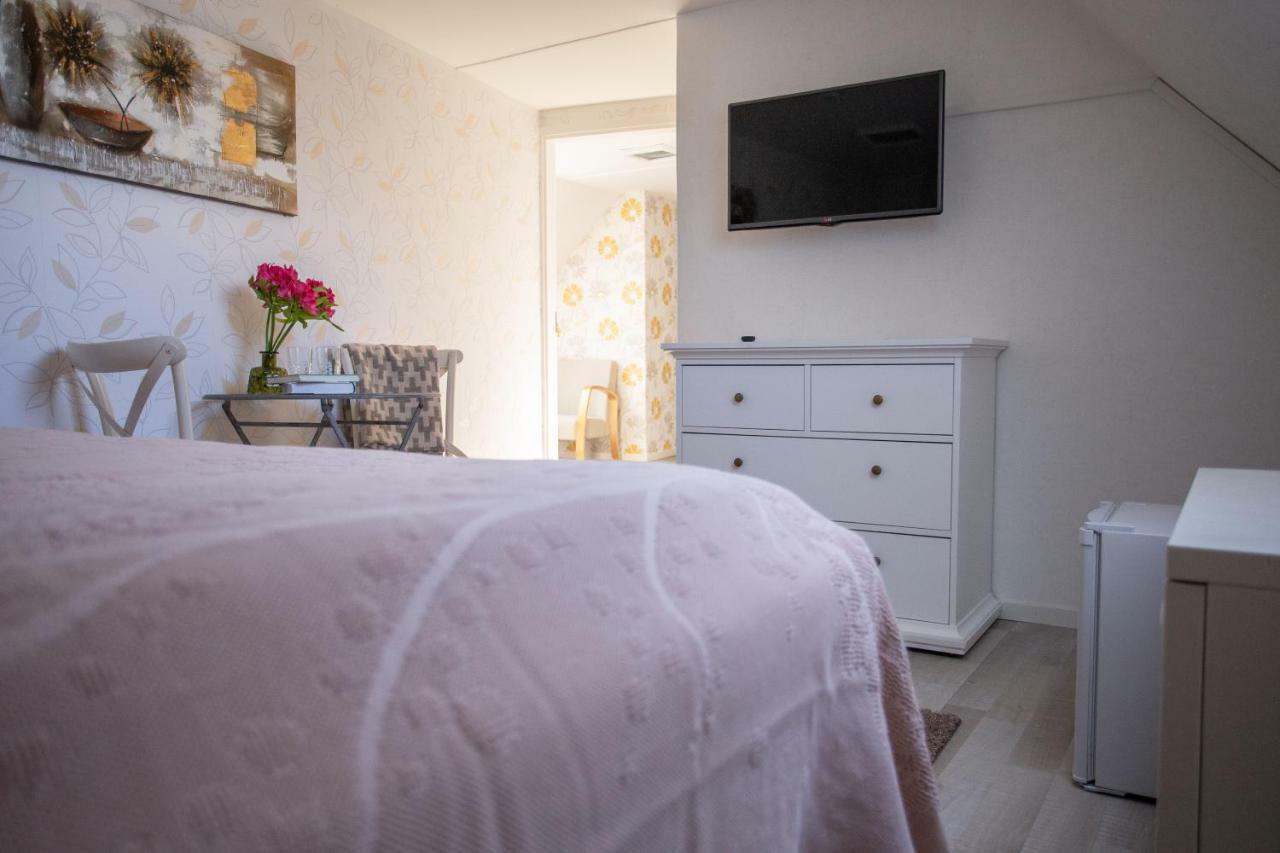 Suviste Guesthouse Kuressaare Esterno foto