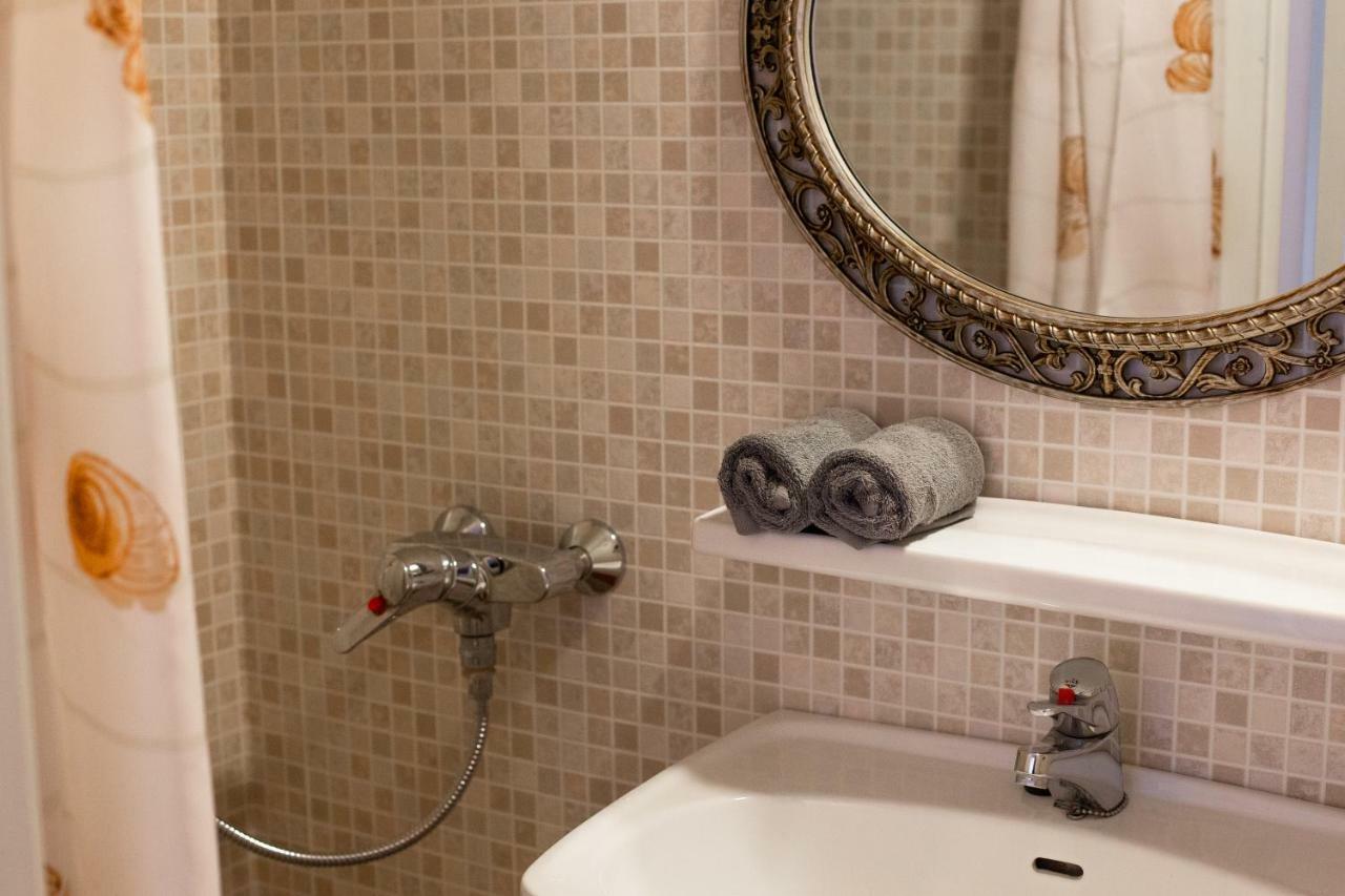 Suviste Guesthouse Kuressaare Esterno foto