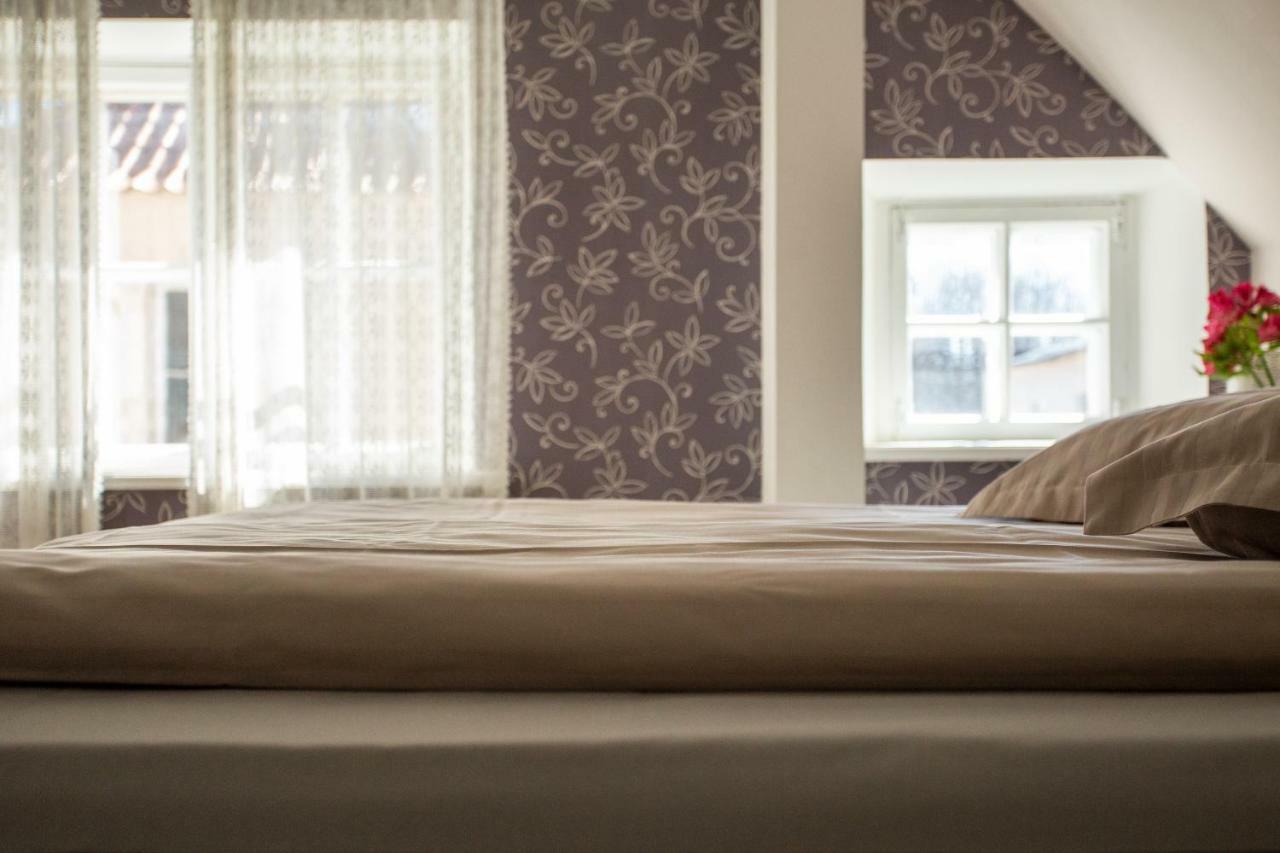 Suviste Guesthouse Kuressaare Esterno foto